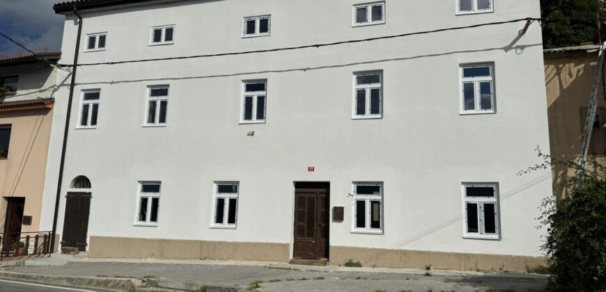 stavba Col, za lokal in za štiri manjša 2-sobna stanovanja